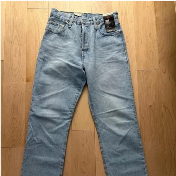 BNWT- Levi’s Premium 501 Original Cropped Light Wash Jeans (25/28) - Picture 3 of 12